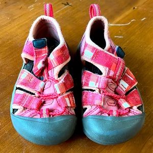 Pink keen sandals